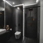 Apartment Place - Underground Parking, Air Conditioning, Self Check In *