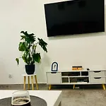 Apartman Place - Underground Parking, Air Conditioning, Self Check In *
