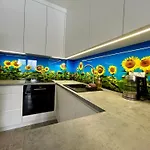 Apartman Place - Underground Parking, Air Conditioning, Self Check In