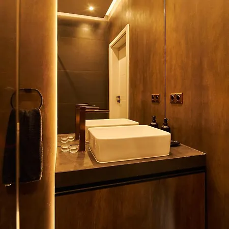 Appartement Place - Underground Parking, Air Conditioning, Self Check In *