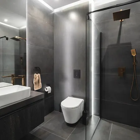 Appartement Place - Underground Parking, Air Conditioning, Self Check In