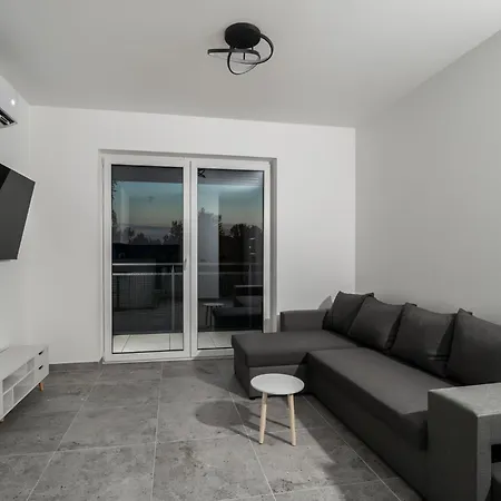 Place - Underground Parking, Air Conditioning, Self Check In Appartement *