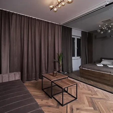 Place - Underground Parking, Air Conditioning, Self Check In Appartement *