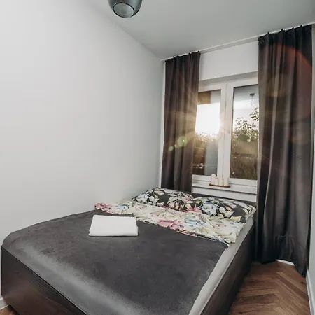 Place - Underground Parking, Air Conditioning, Self Check In Appartement *
