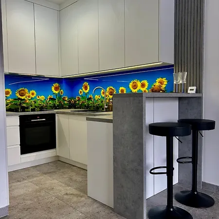 Lägenhet Place - Underground Parking, Air Conditioning, Self Check In *